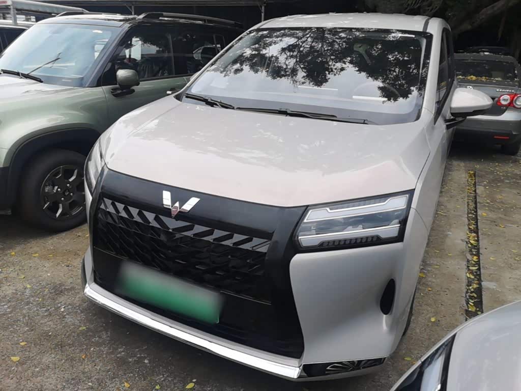Wuling 730