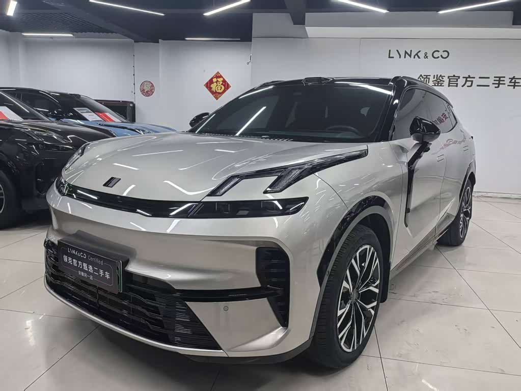 Lynk & Co 08 EM-P