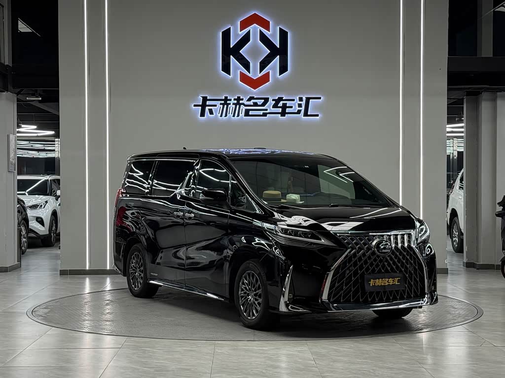 Lexus LM