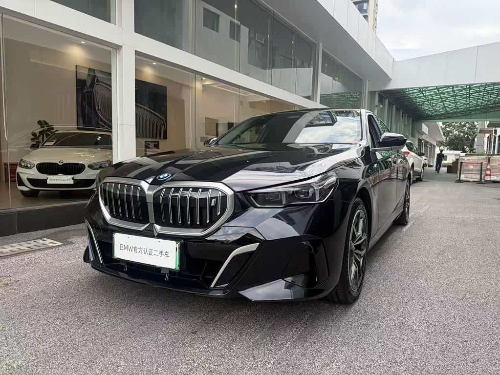 BMW i5