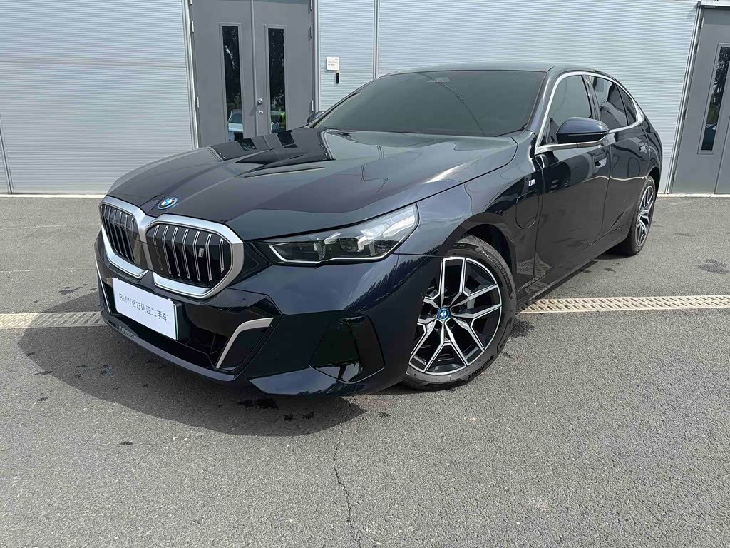 BMW i5