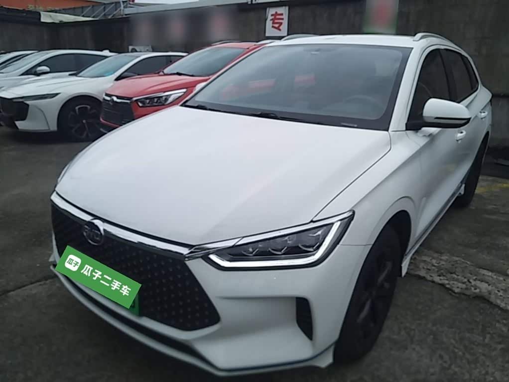 BYD E2
