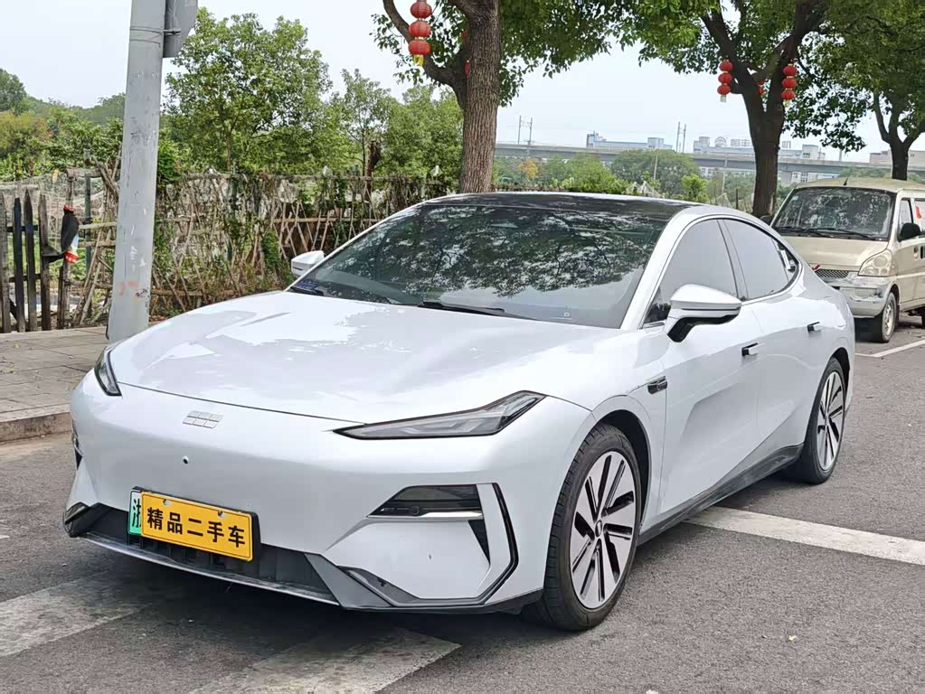 Geely Galaxy Galaxy E8