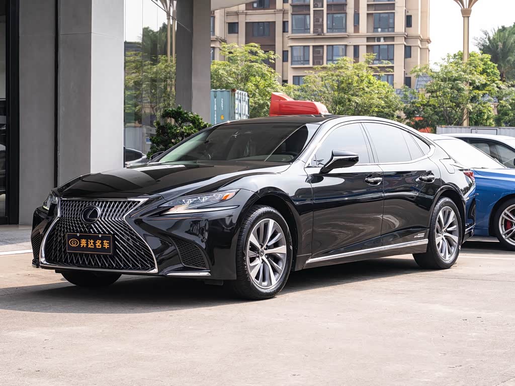 Lexus LS