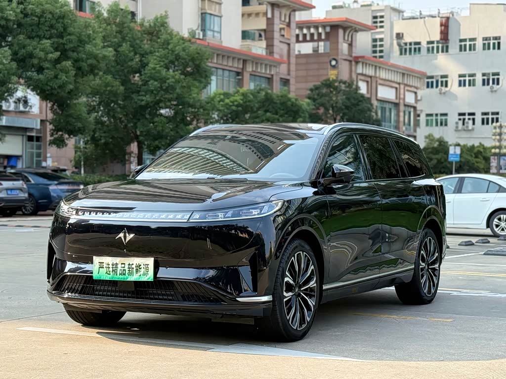 Dongfeng eπ008