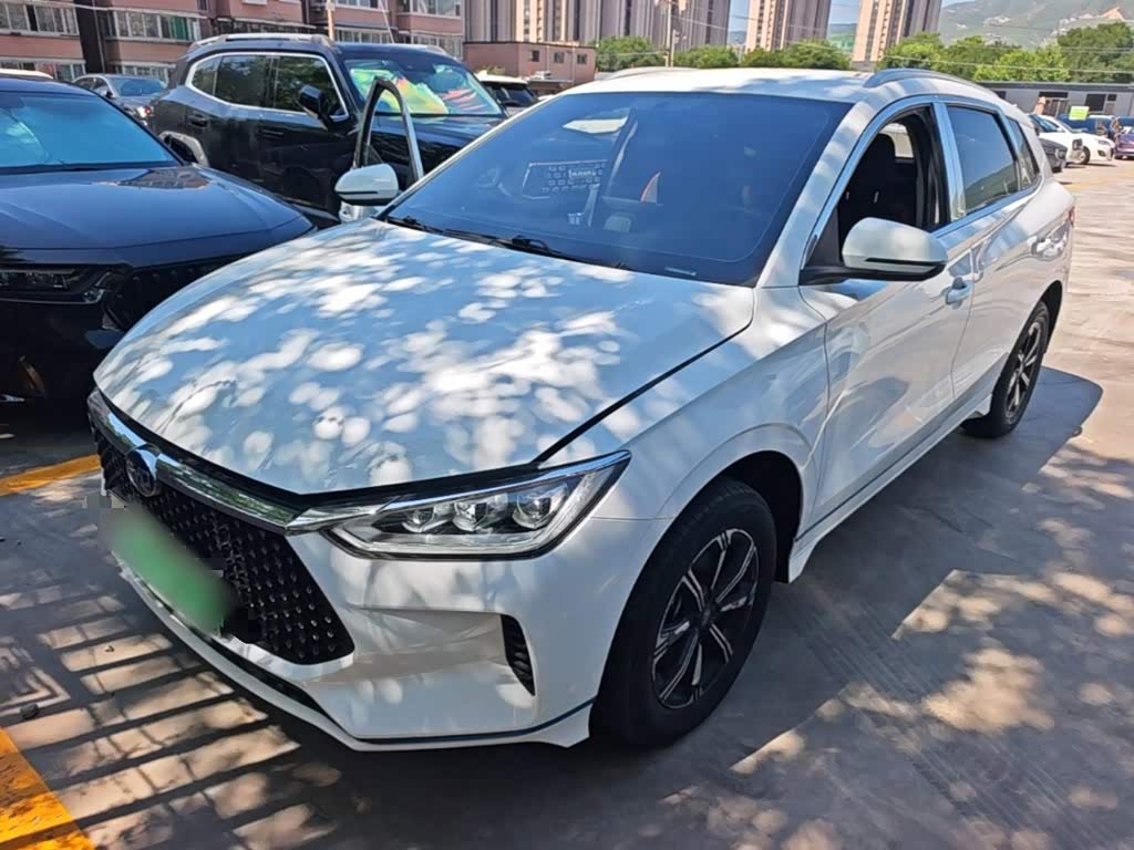 BYD E2