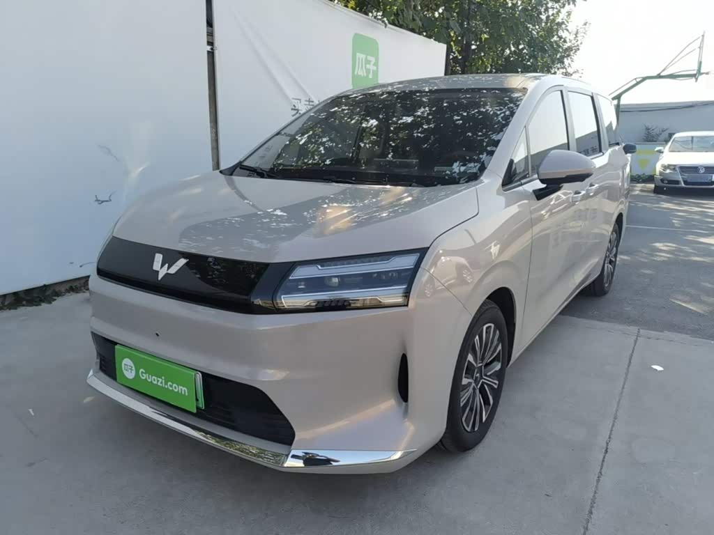 Wuling 730