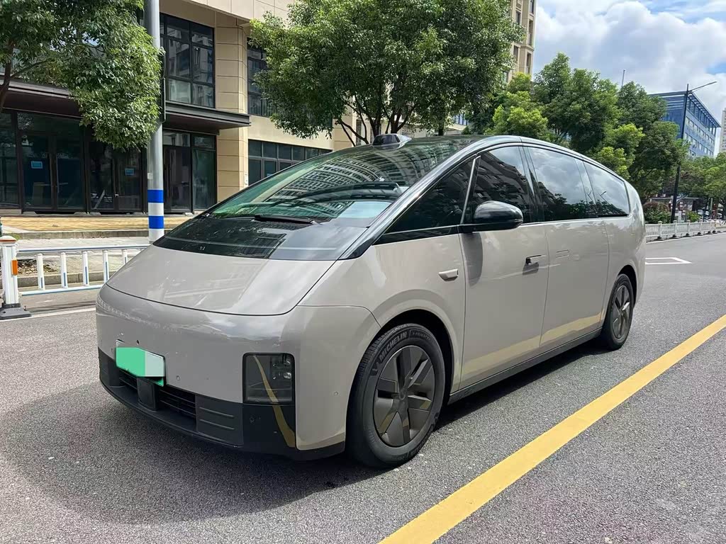 Li Auto MEGA