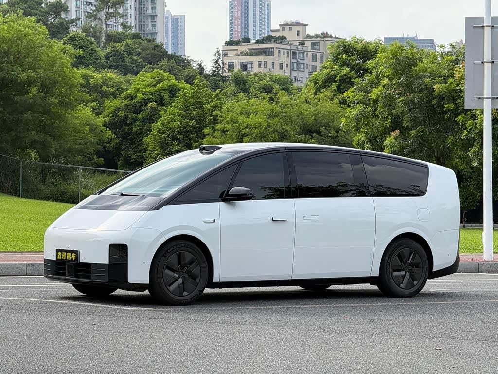 Li Auto MEGA