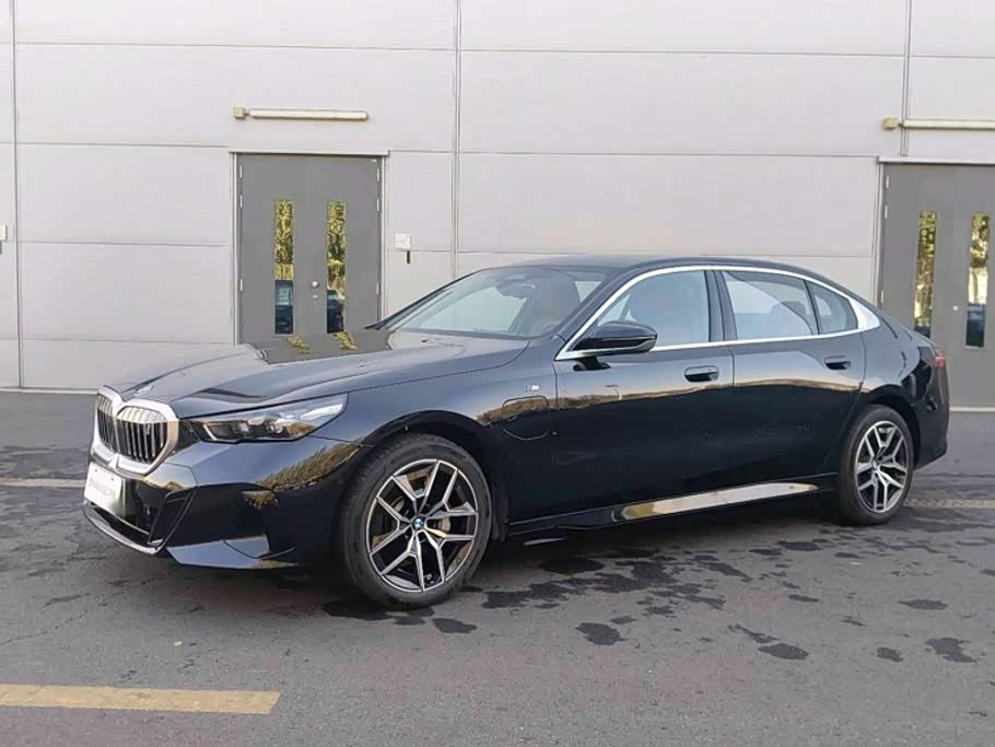 BMW i5