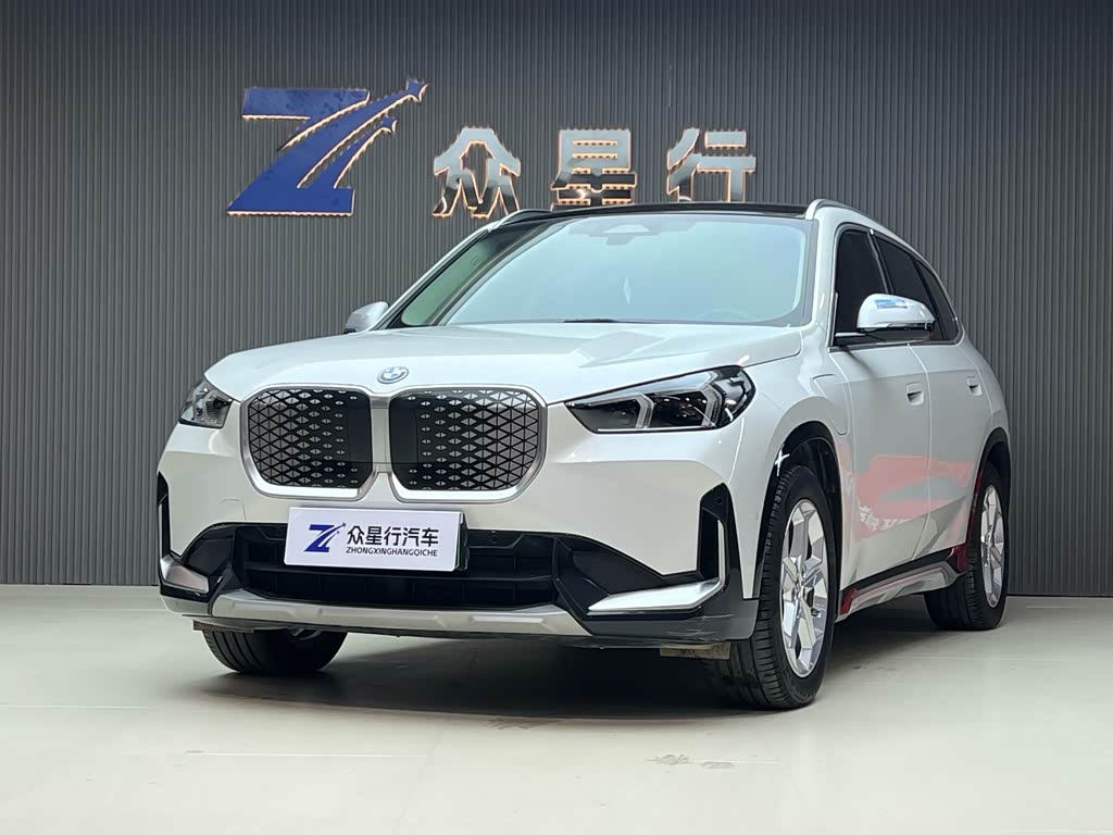 BMW iX1