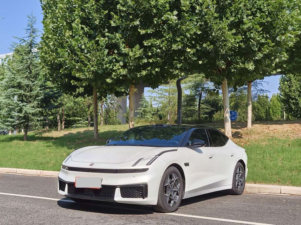 Lynk & Co 10