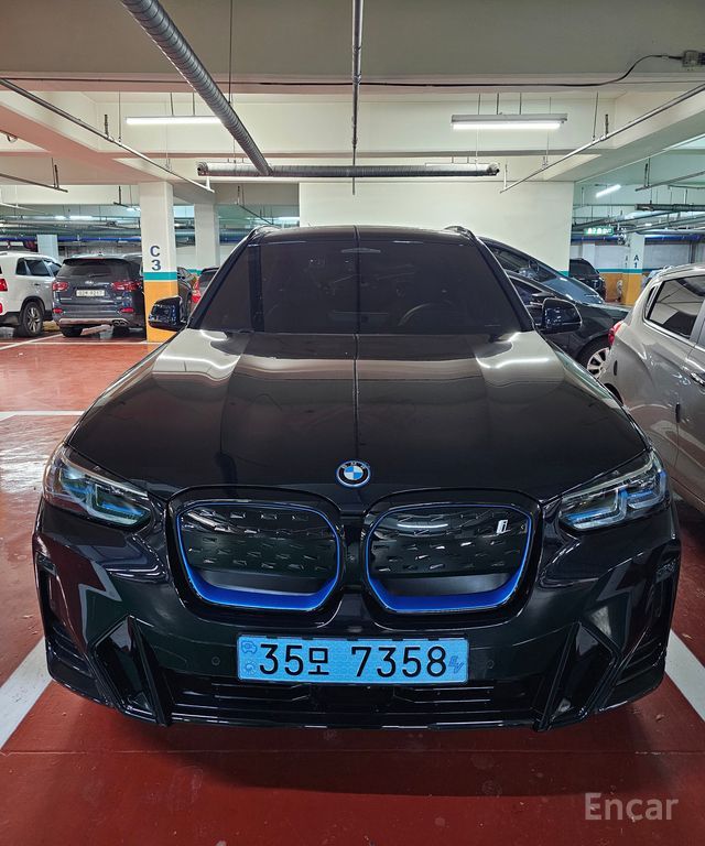 BMW iX3