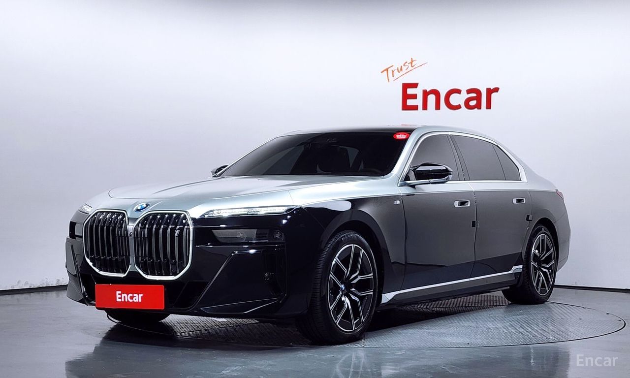 BMW i7