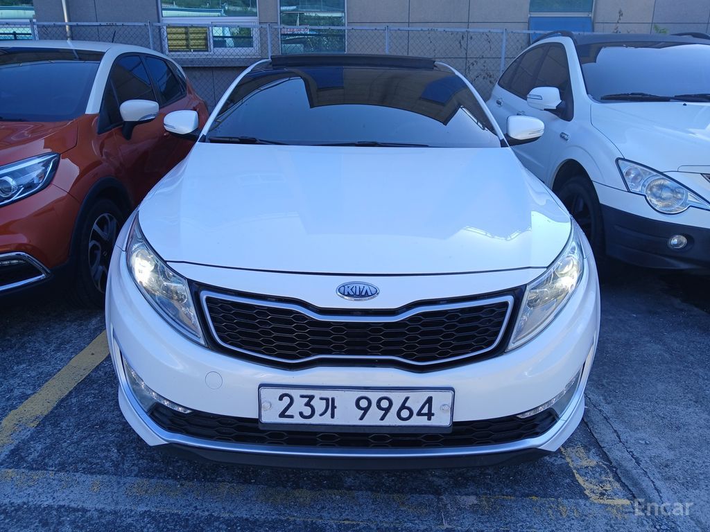 Kia K5 hybrid
