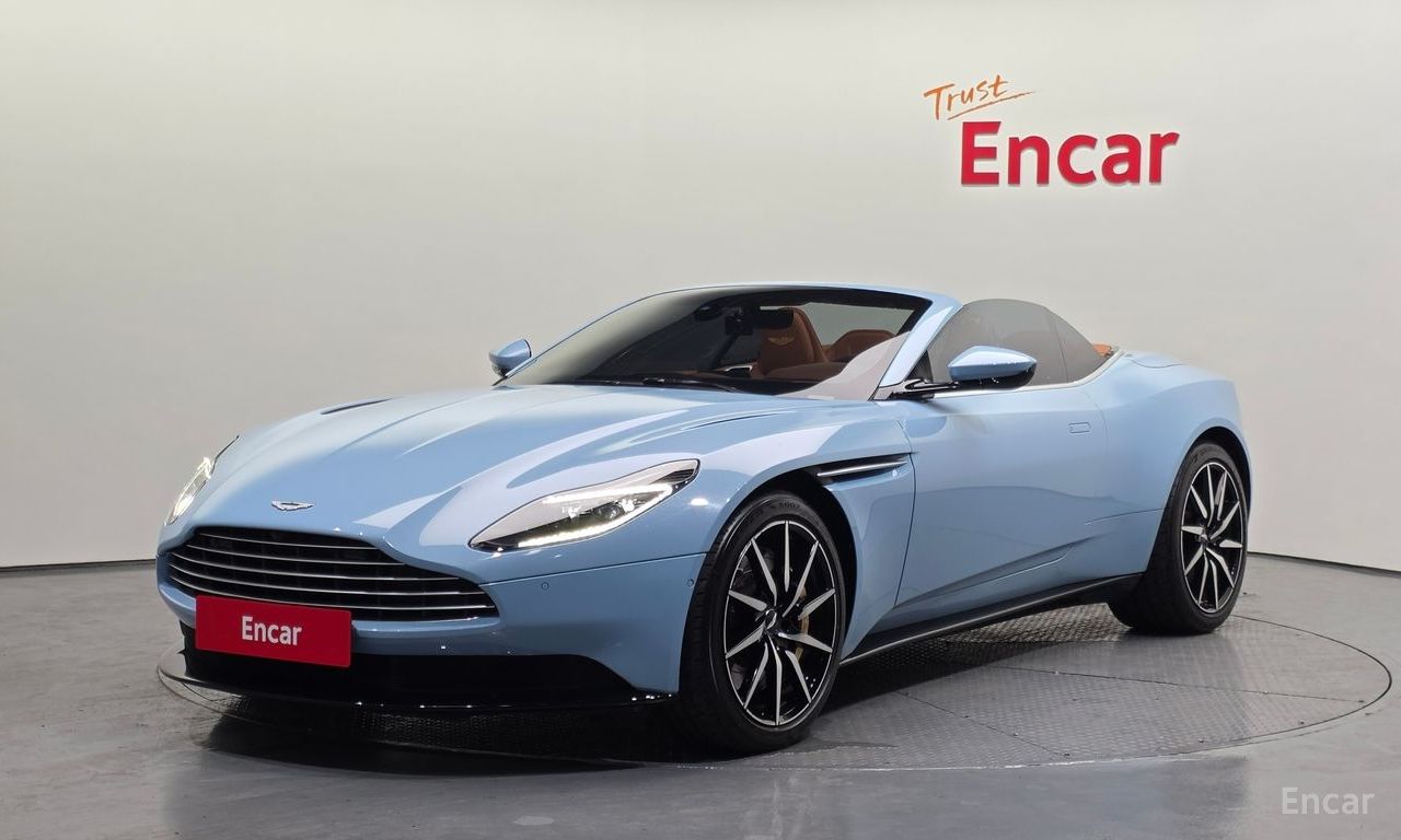 Aston Martin DB11