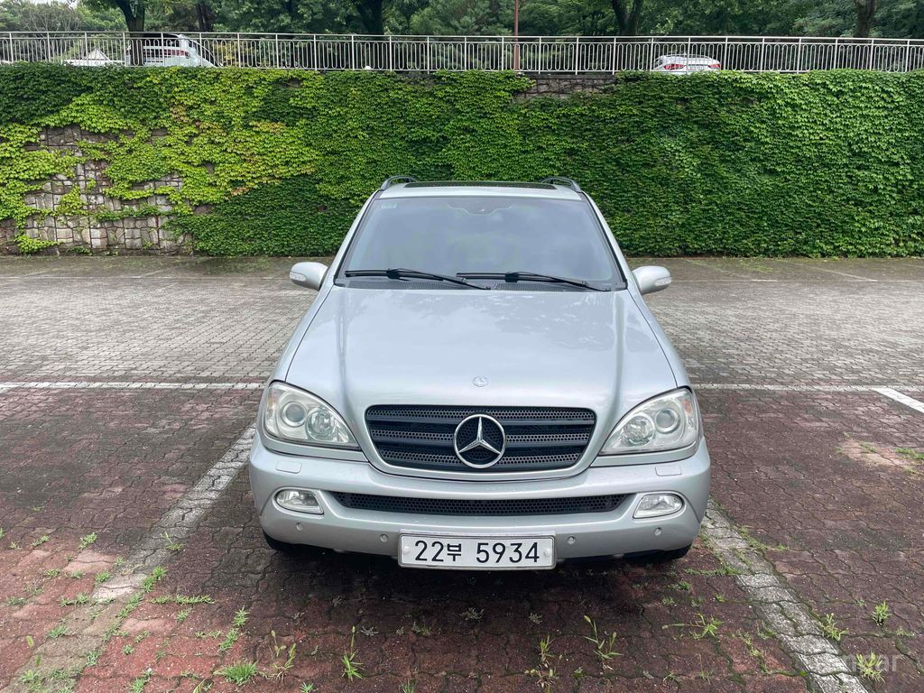 Mercedes-Benz M-Class W163