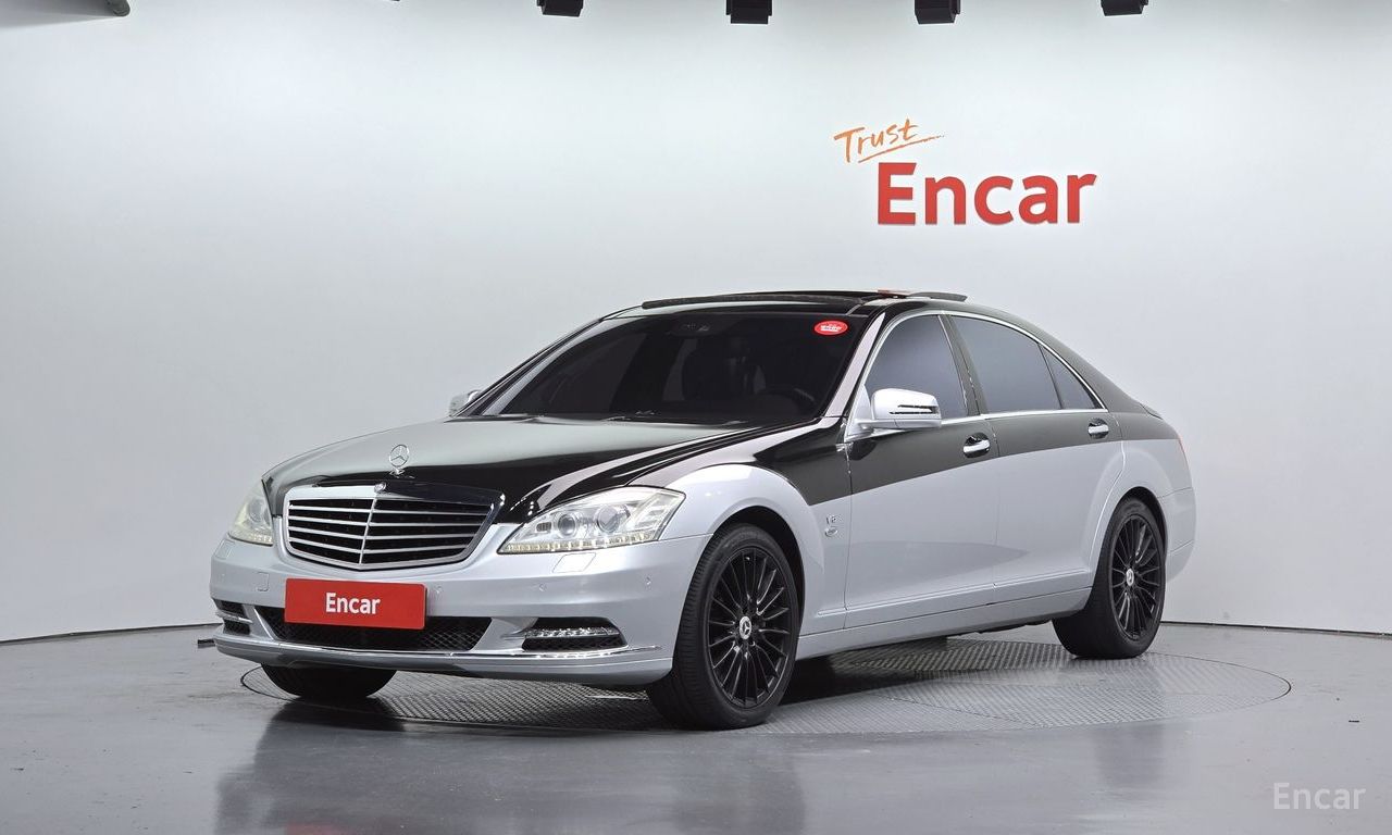 Mercedes-Benz S-Class W221