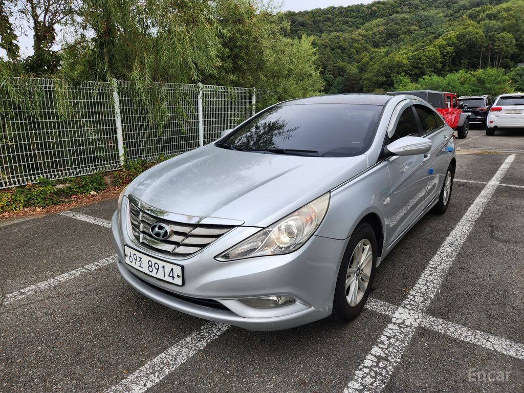 Hyundai YF Sonata