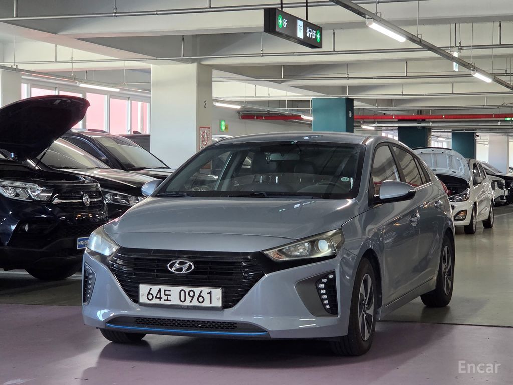 Hyundai IONIQ hybrid