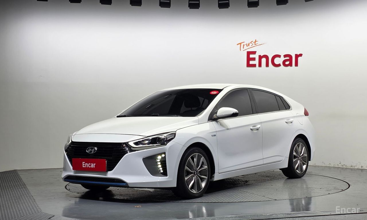Hyundai IONIQ hybrid