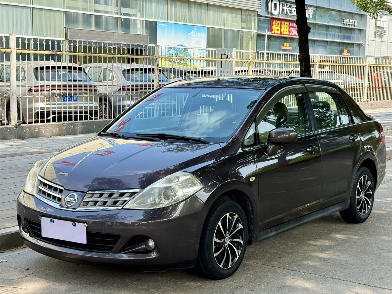 Nissan Tiida
