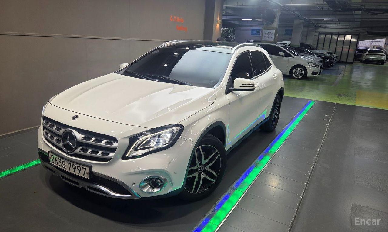 Mercedes-Benz GLA-Class X156