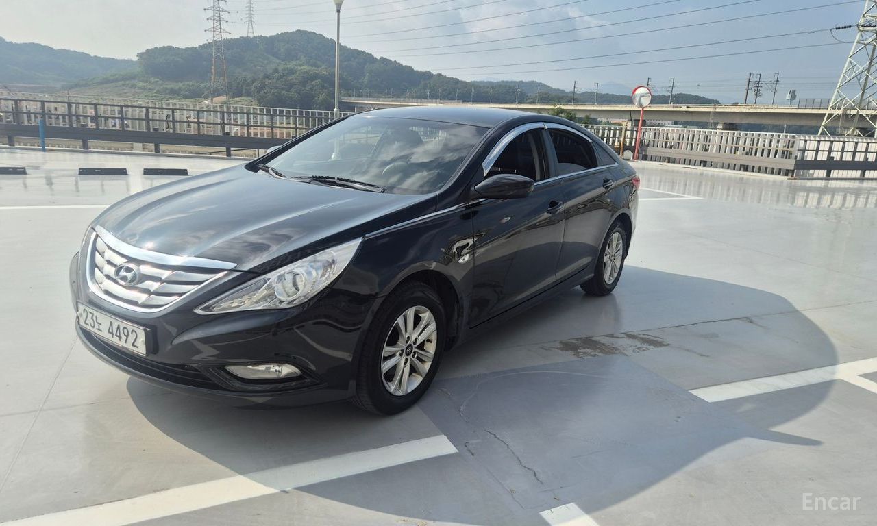 Hyundai YF Sonata