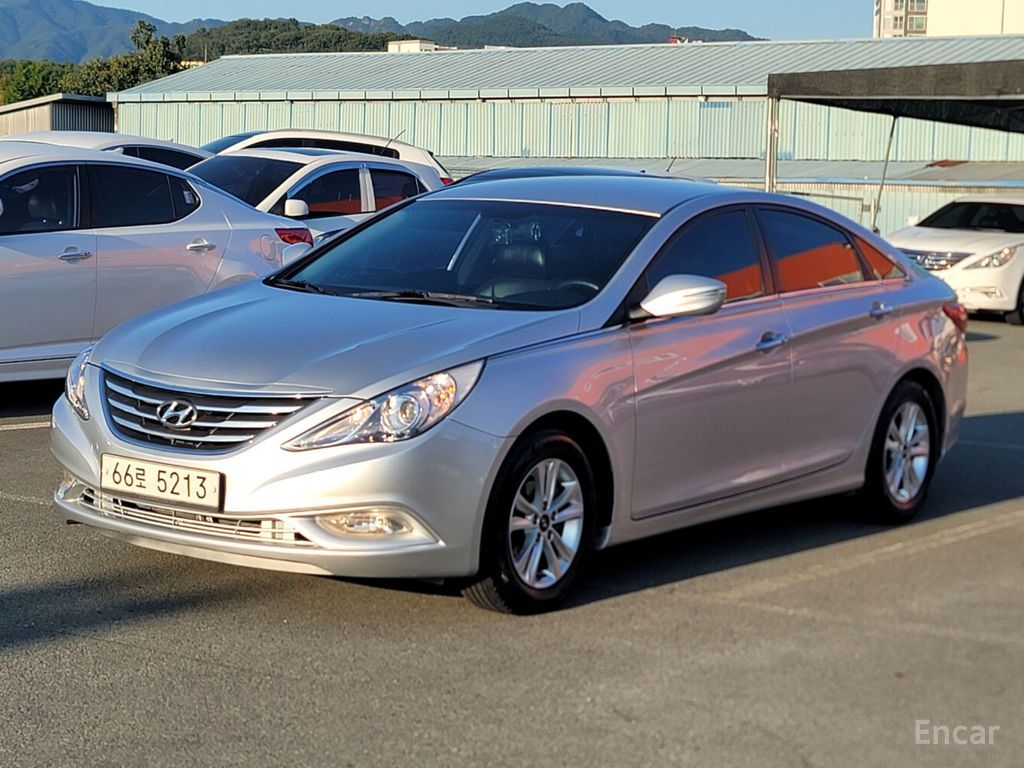 Hyundai YF Sonata