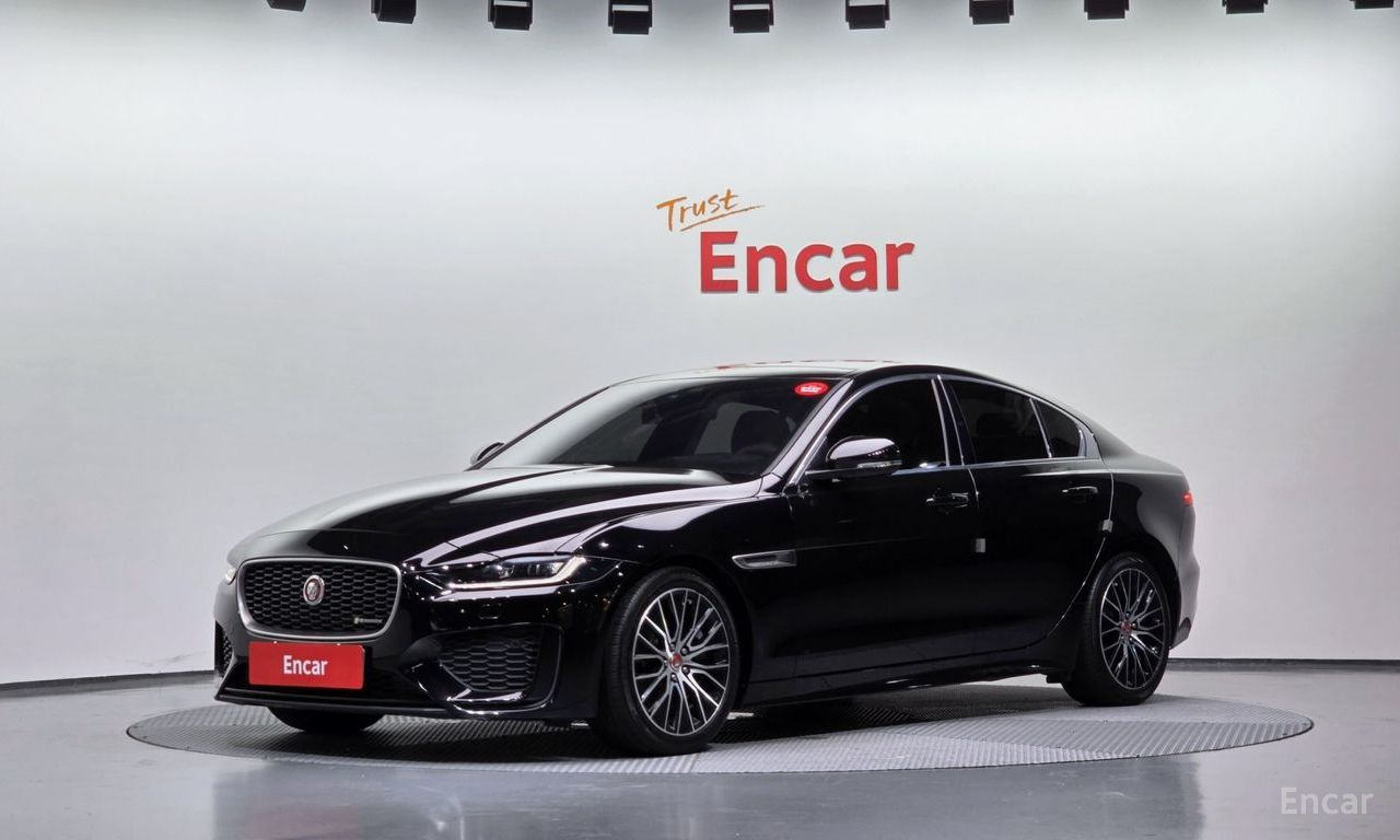 Jaguar XE