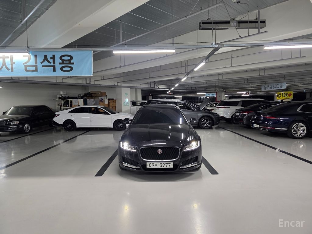 Jaguar XF