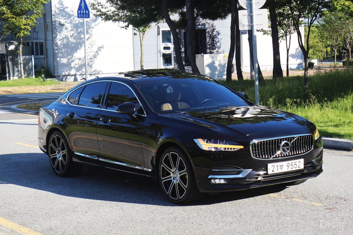 Volvo S90