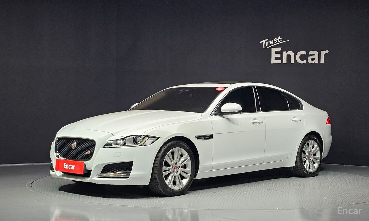 Jaguar XF