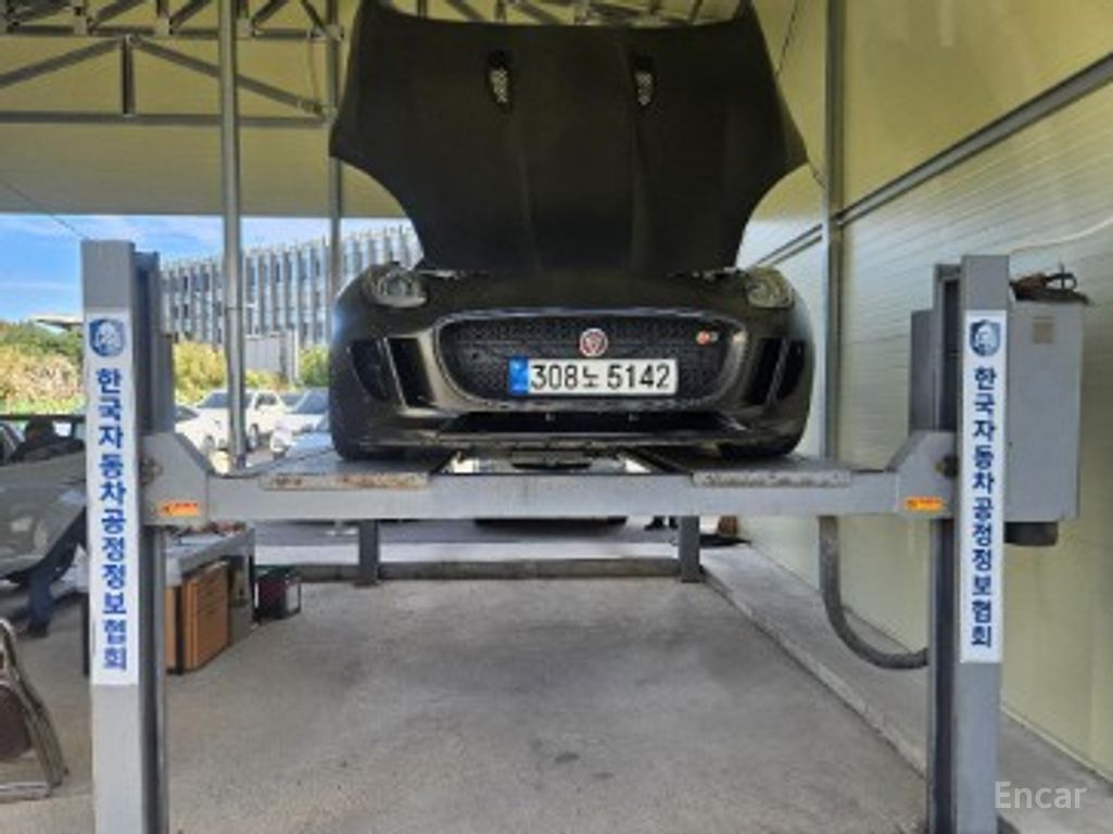 Jaguar F-Type