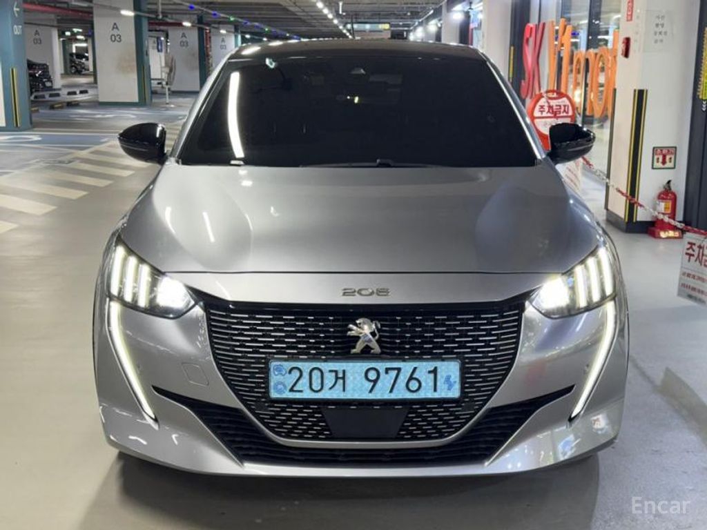 Peugeot e-208
