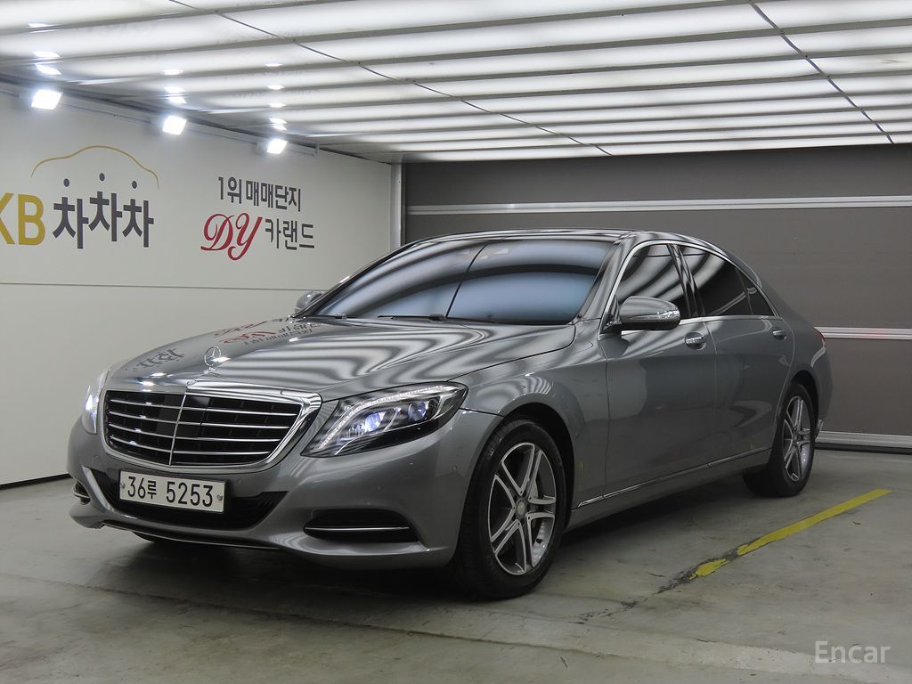 Mercedes-Benz S-Class W222