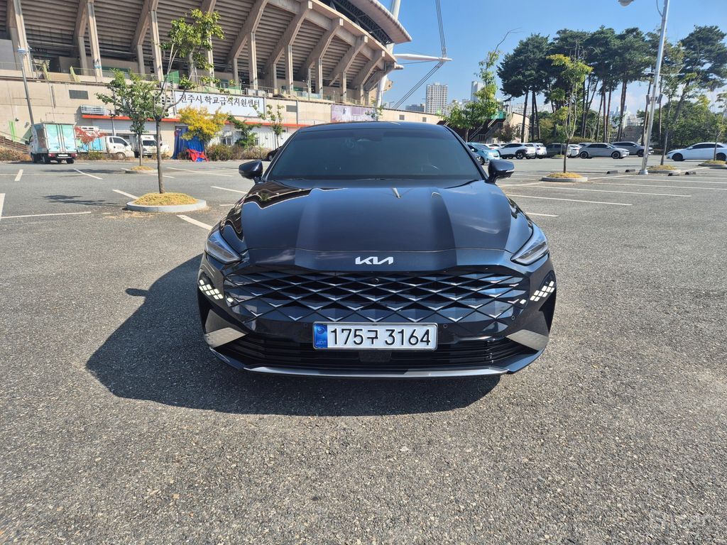 Kia K8 hybrid