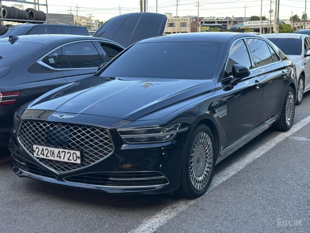Genesis G90