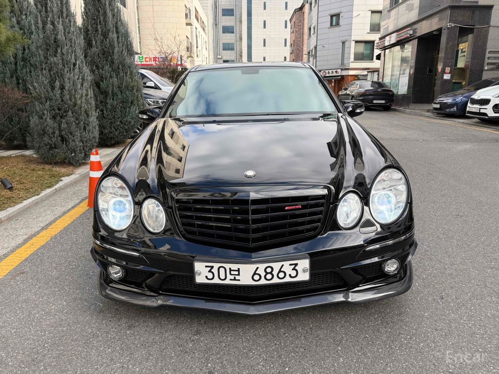 Mercedes-Benz E-Class W211