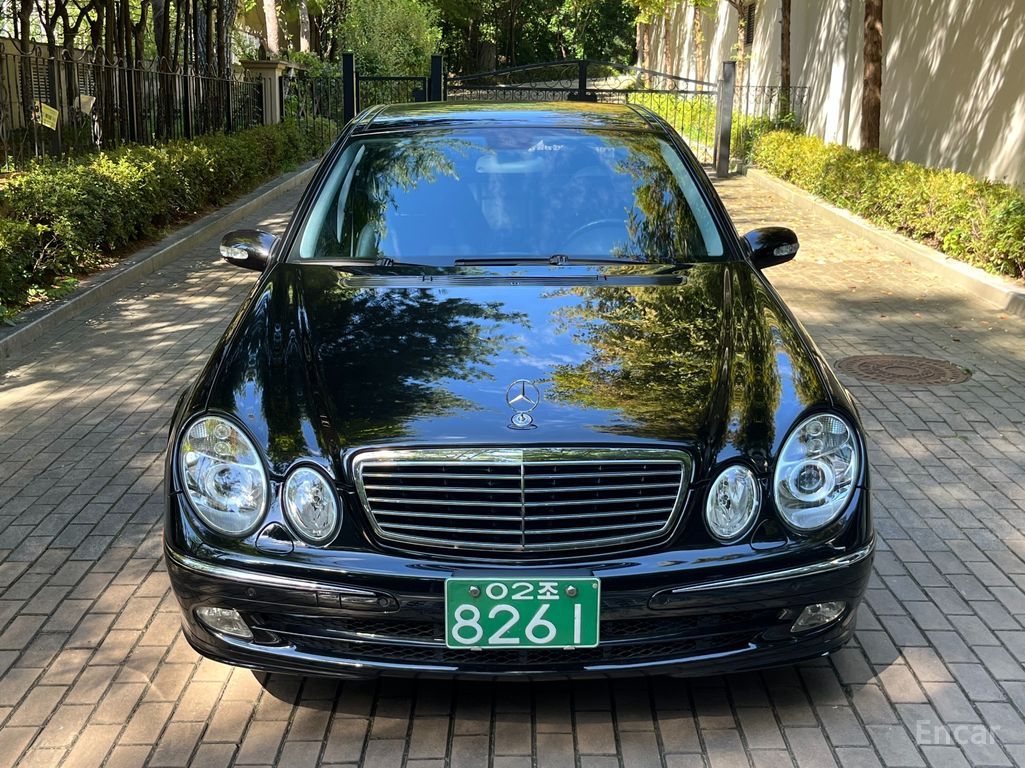 Mercedes-Benz E-Class W211