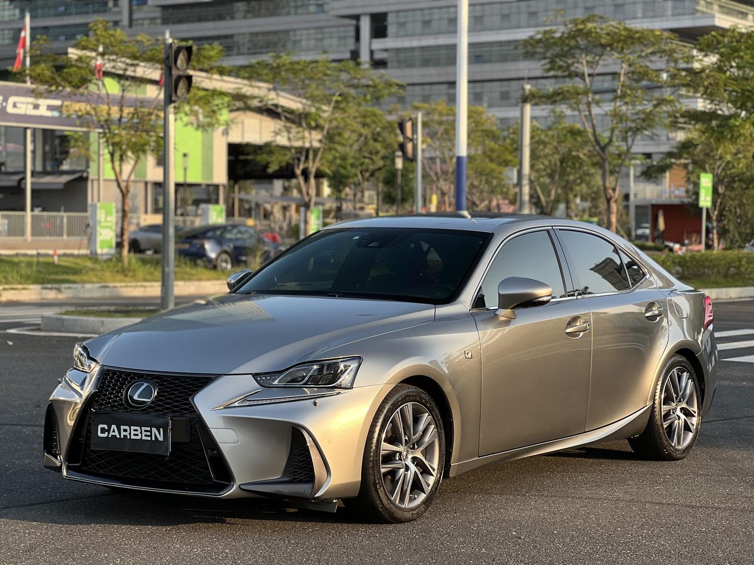 Lexus IS