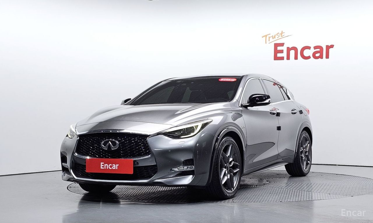 Infiniti Q30