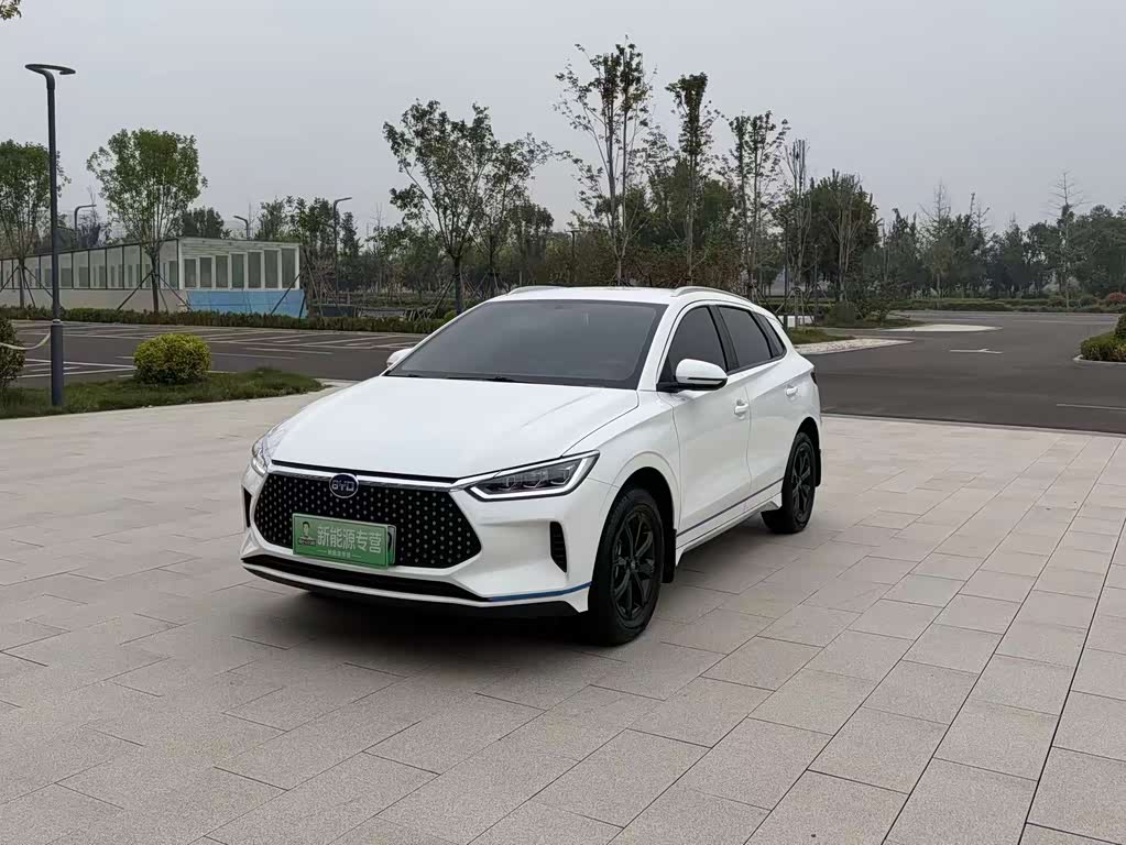 BYD E2