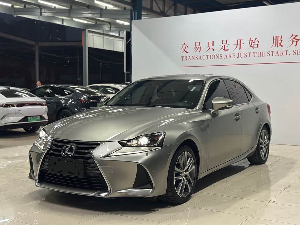 Lexus IS