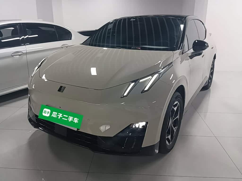Lynk & Co Z20