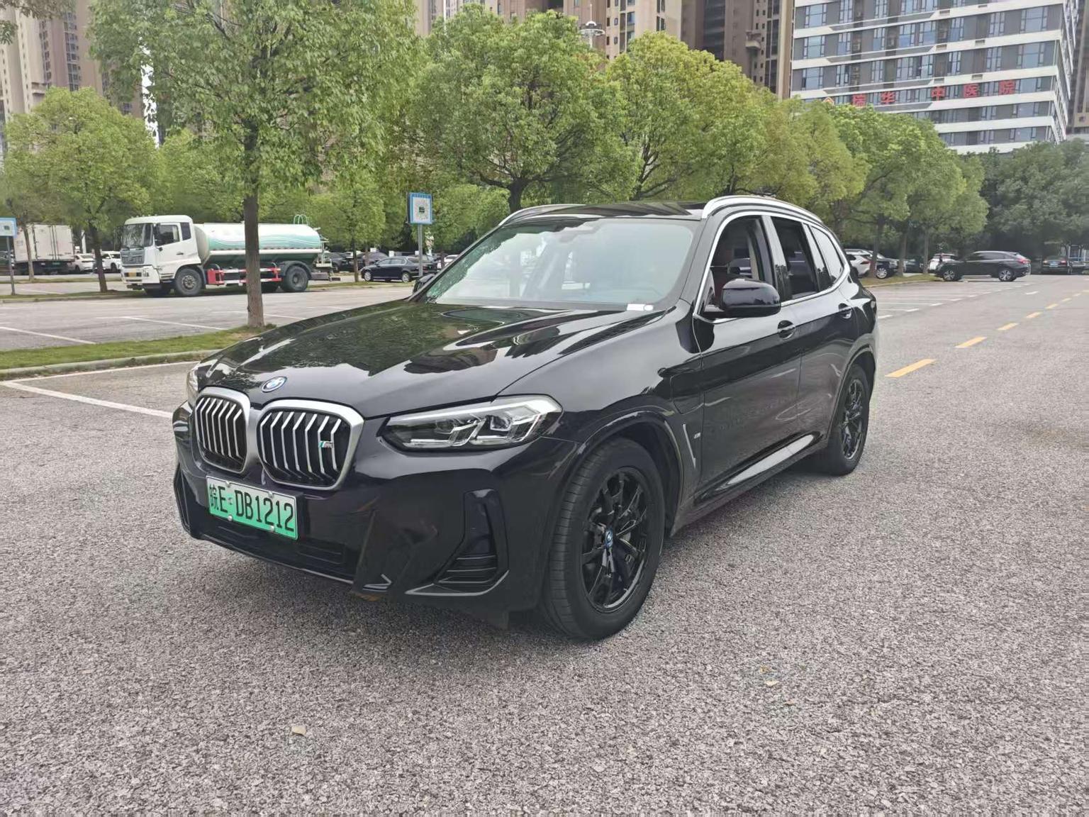 BMW iX3