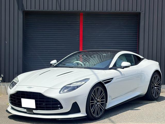 Aston Martin DB12