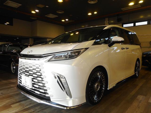 Lexus LM