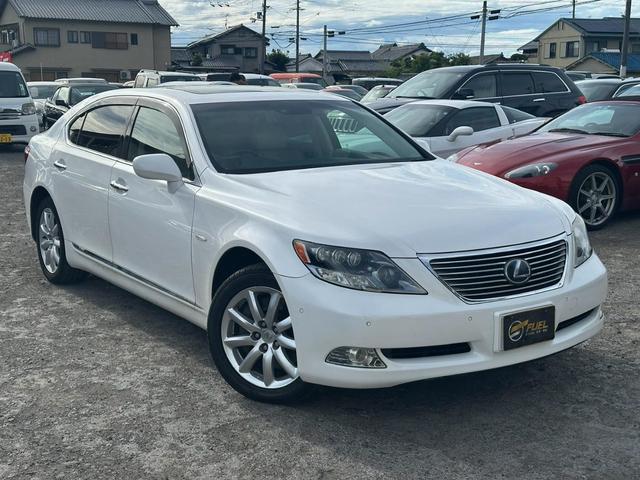 Lexus LS
