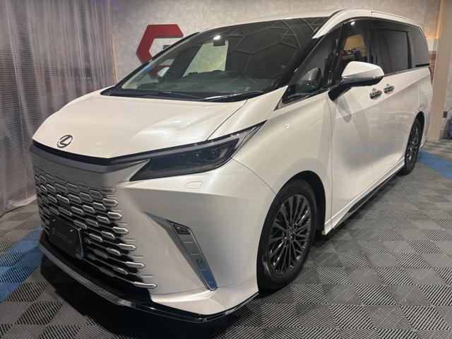 Lexus LM